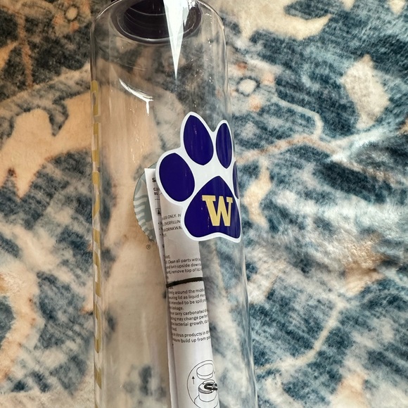 NEW 💚Starbucks Water Bottle Huskies - Picture 4 of 5